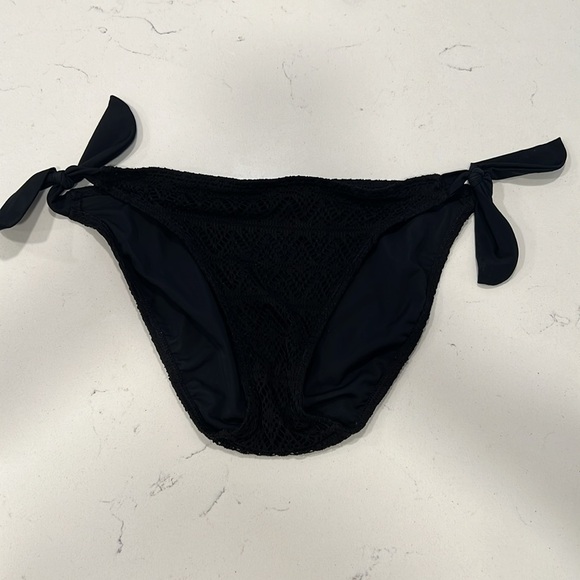 Black Lace Bikini - Picture 5 of 8